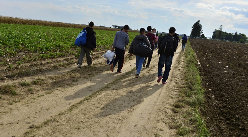 Greek police interrogate Dutch journalists over Afghan refugees film