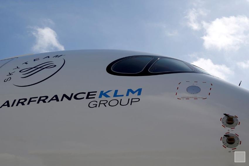 KLM to cut 250 office jobs; Forced layoffs a possibility