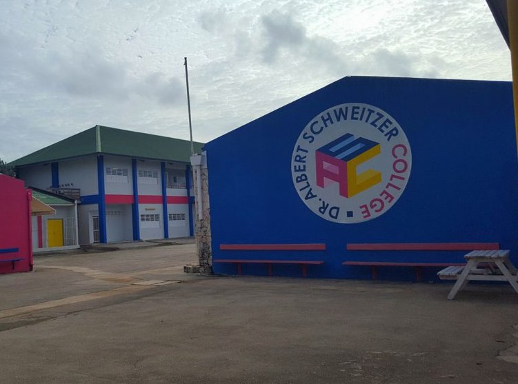 Parents React Strongly to Albert Schweitzer College Letter on Hair Rules