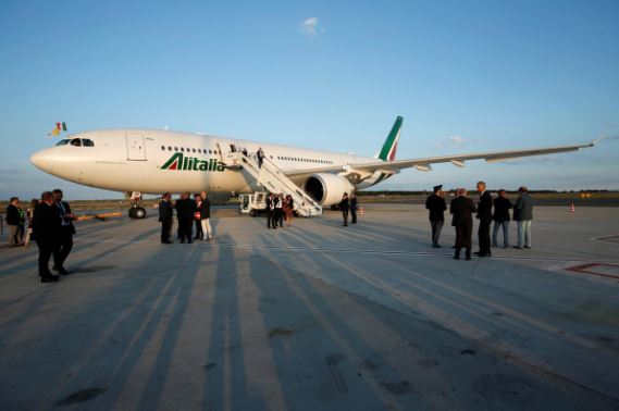 Lufthansa proposes joining Alitalia rescue plan: source