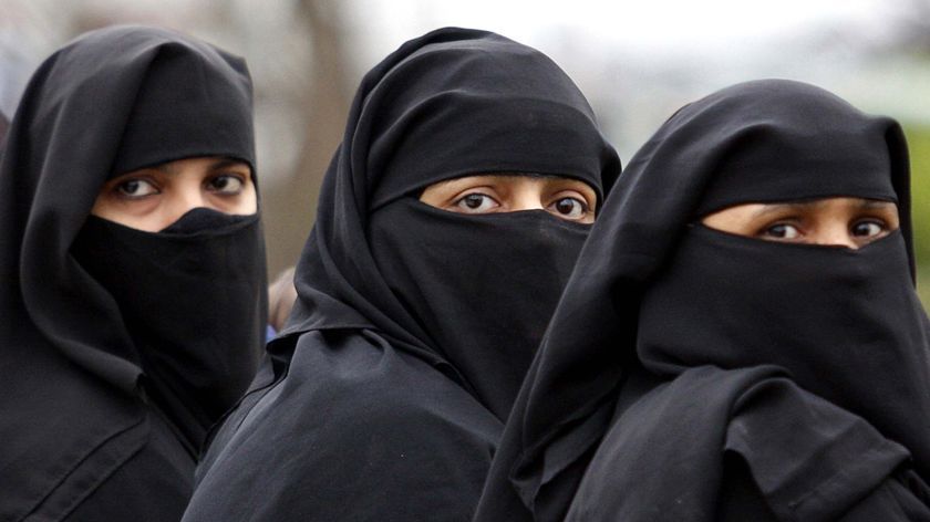 Amsterdam asks parliament to scrap burka ban