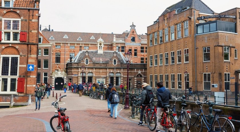 University of Amsterdam urging international students without housing not to come to NL