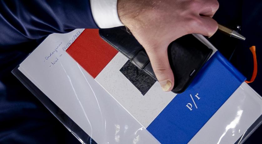 NL: Journalist snaps pic of Omtzigt's Cabinet formation note: Low interest in PVV, BBB, NSC deal