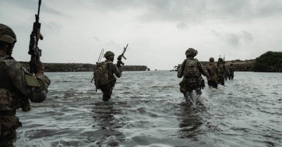 Heavily armored brigade of the Royal Netherlands Army training in Curaçao