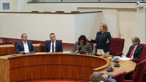 Aruban Parliament rejects Dutch conditions