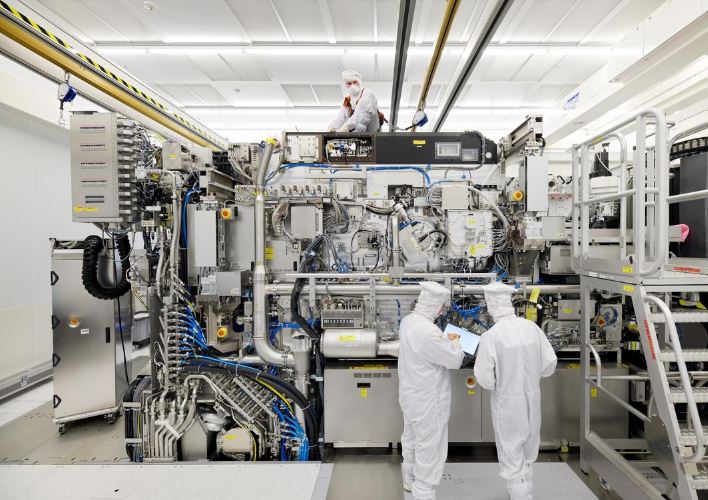 China urges the Netherlands to not apply export restrictions on ASML chip machines