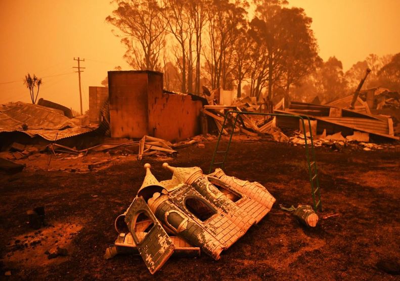 Australian bushfires hit businesses, damage still being assessed