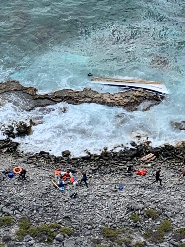Boat with divers capsized