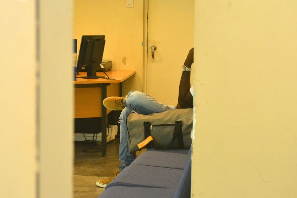 Body scanner Curaçao airport is not being used