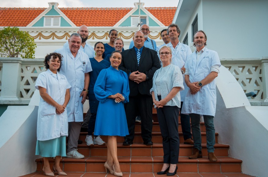 Minister Boekhoudt Visits Curaçao International Clinic to Review Specialized Care Services