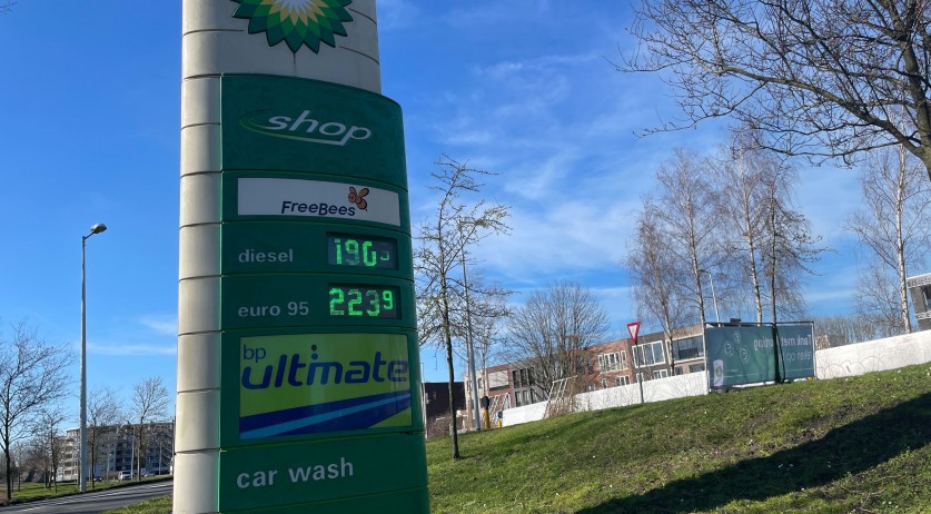 NL: Cabinet to cut taxes on natural gas, fuel to provide inflation relief