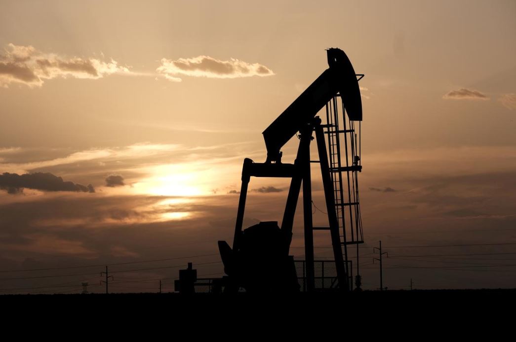 Brent crude sinks below $30/bbl as recession fears weigh