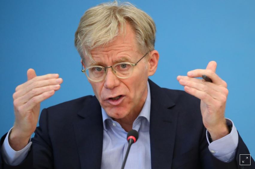 National vaccine efforts need to fit global approach, says WHO