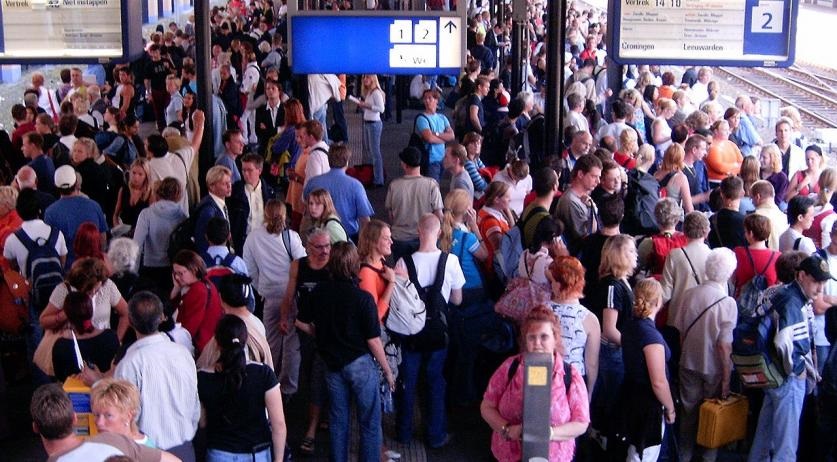 One in six NL residents disadvantaged; Half don't trust politics: SCP