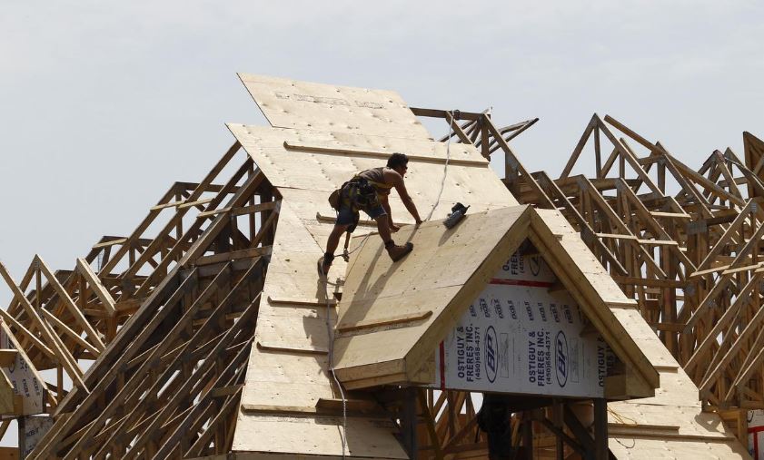 Canadian home sales hold steady in October after 7-month streak of gains: CREA