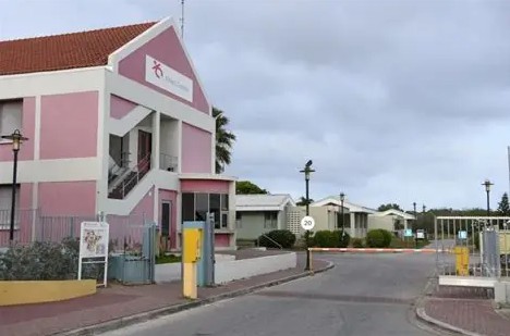 Capriles Clinic Reports Overcapacity at High-Care Unit, Pushes for Shift Toward Outpatient Care