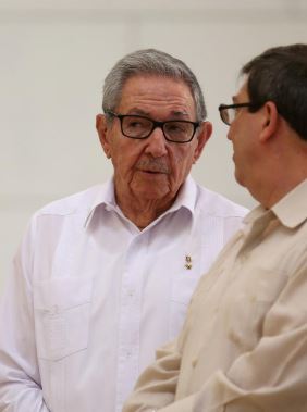 Twitter blocks accounts of Raul Castro and Cuban state-run media