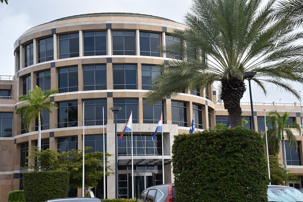 Monetary Independence or Economic Stability: A Choice Small Economies Must Make