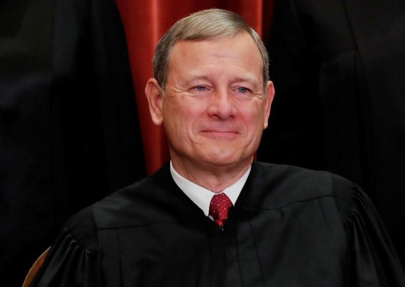 Spotlight will be on U.S. chief justice in Trump trial and in major cases