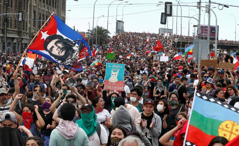 Chileans call for new protests even as Pinera readies cabinet reshuffle