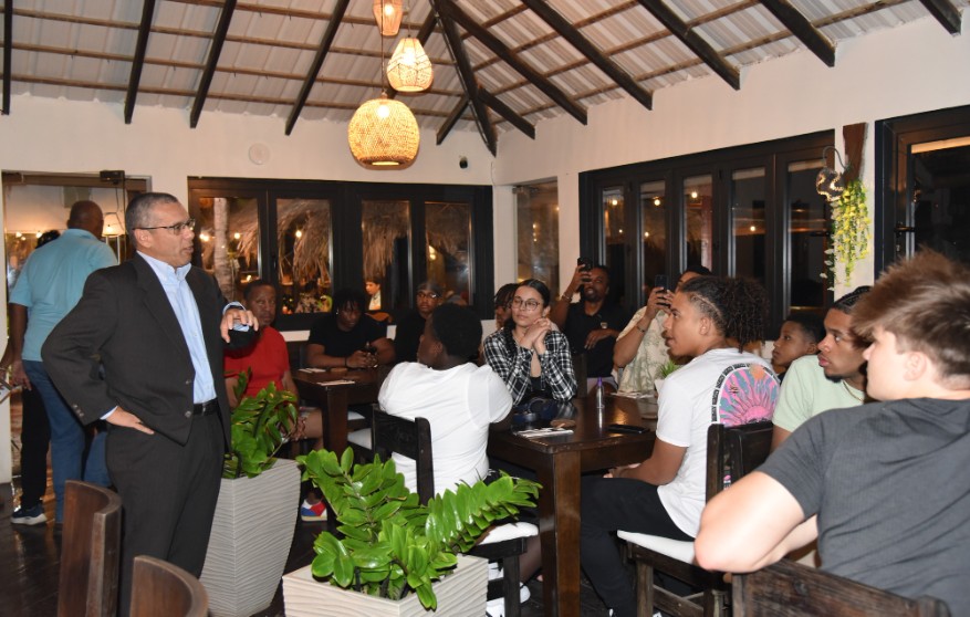 Metro Leadership Sports Academy visits Curaçao for cultural baseball exchange