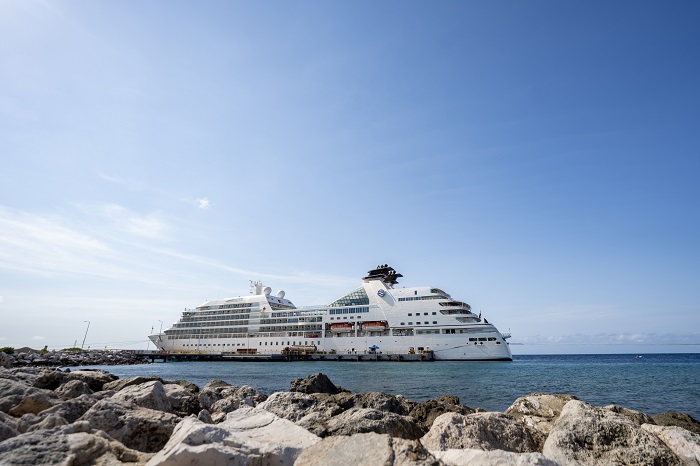 Mitsui Ocean Fuji Makes First Visit to Curaçao