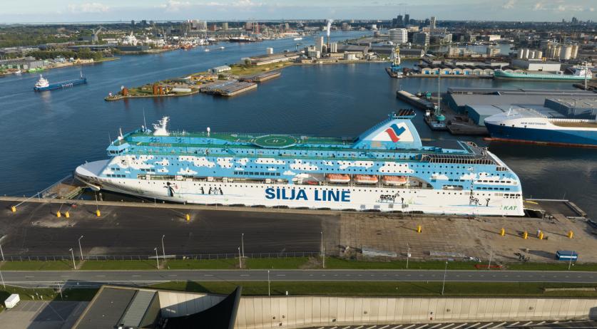 Netherlands to spend €750 million renting ships for asylum shelter: Report