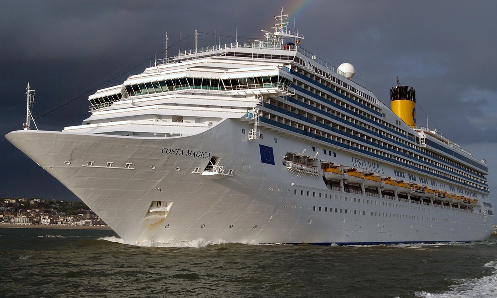 St. Maarten: ‘Costa Magica’ in port for provisioning, no disembarkation
