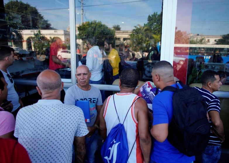 Cuba takes another swipe at dual currency system