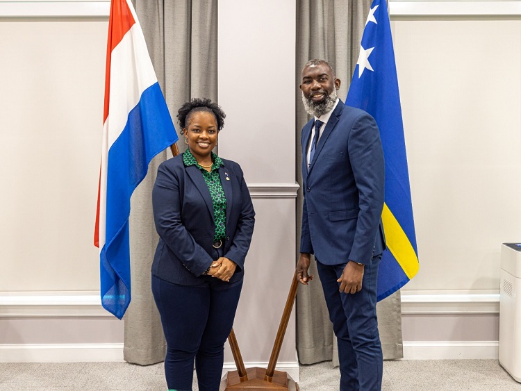 St. Maarten Minister of Justice makes first work visit to Curaçao
