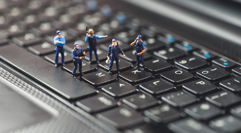 Three caught in extensive extortion case; Data of millions stolen, including most Dutch people