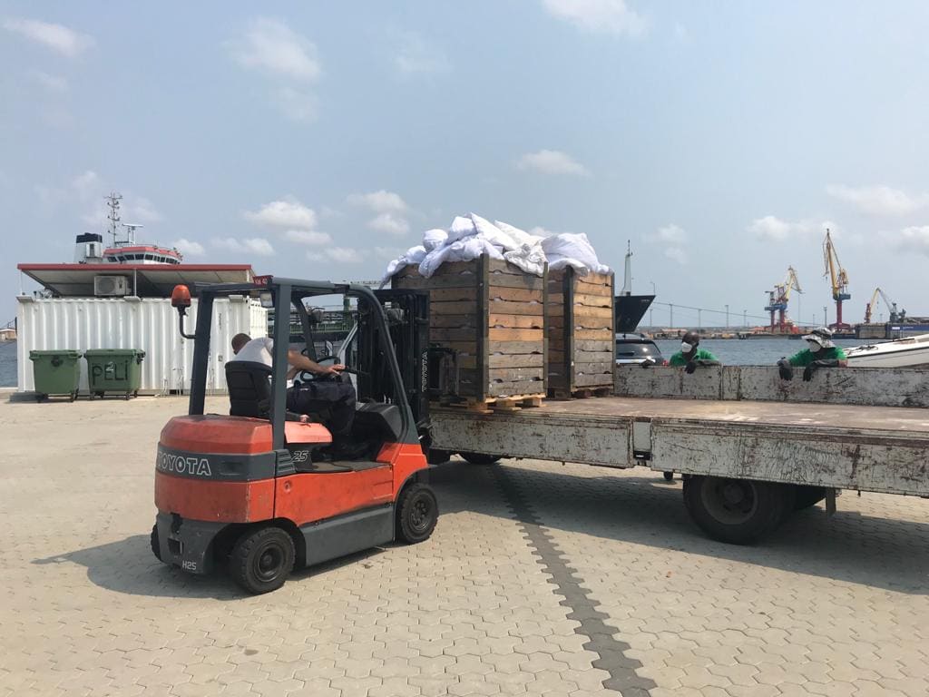 Defense donates station ship mattresses to Curaçao