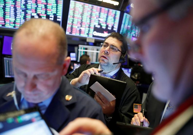 Dollar tramples yen and safe-haven status, gold gains