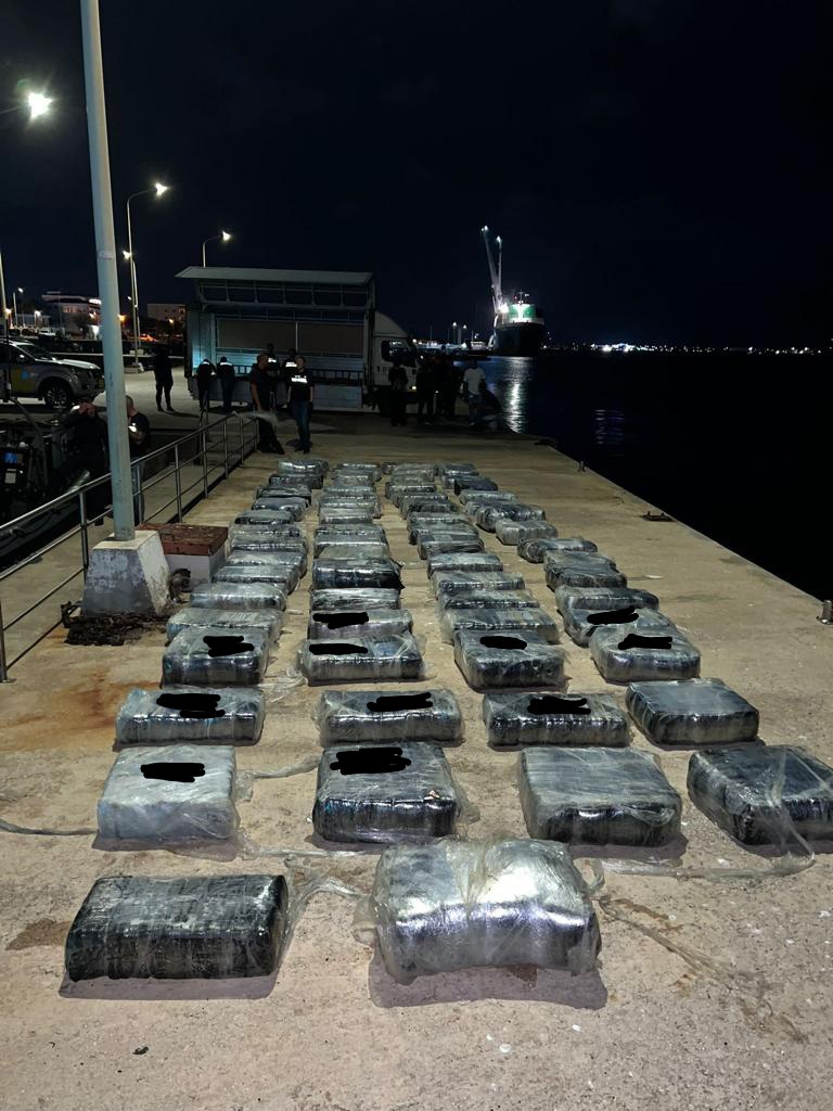 Again drug seizure for Dutch Caribbean Coast of 1600 kilo