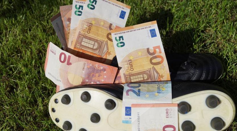 Many Dutch football clubs set to take financial hit due to ban on gambling sponsorships
