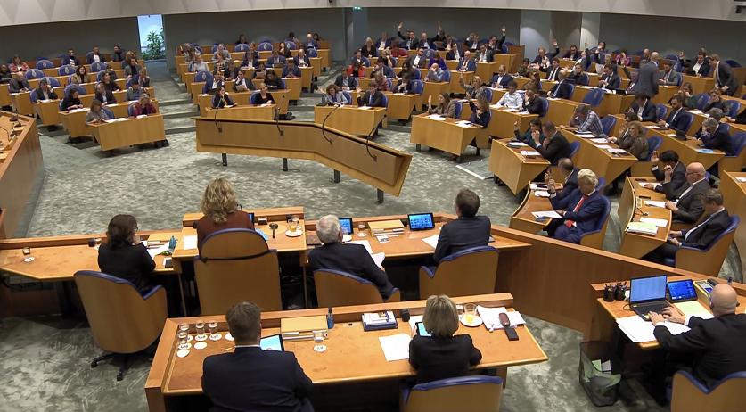 Dutch MPs ask questions about Venezuelan oil tankers arriving via Curaçao