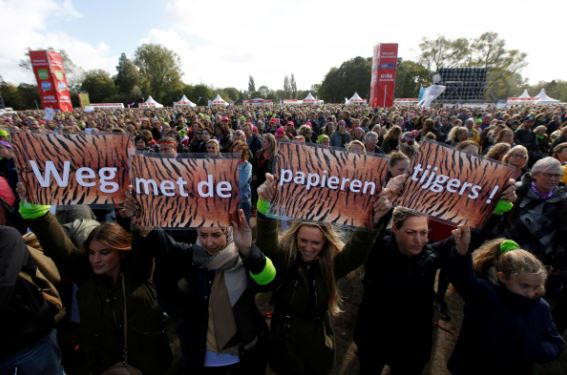 Dutch teachers, lecturers to hold first ever all-out strike in March