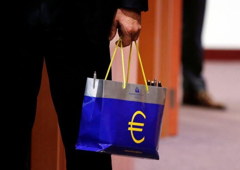 Euro zone getting ready to spend more to boost flagging economy: sources