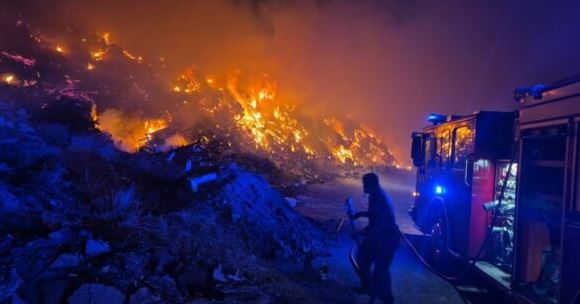 Massive Fire at Illegal Storage Site Causes Smoke Hazards in Curaçao Neighborhoods