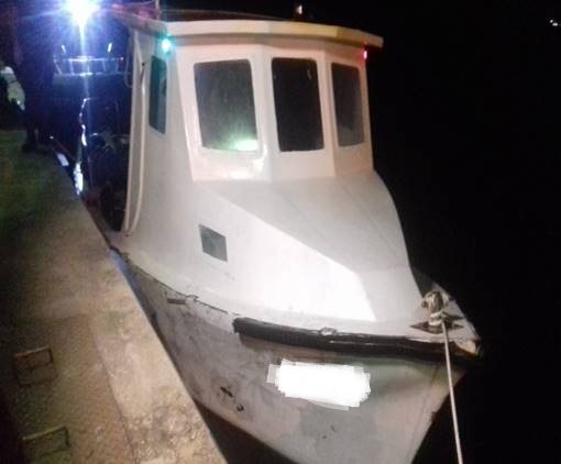 Boat with undocumented migrants and drugs on board