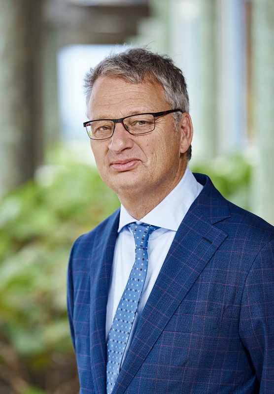 Gradus believes that the Netherlands should become more involved to tackle corruption on the islands