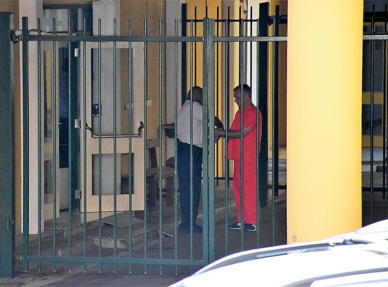 Former Prime Minister Schotte must pay or remain in prison longer