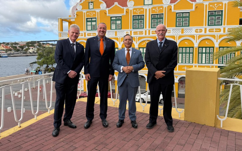 Reserve Officers Meet with Curaçao Governor