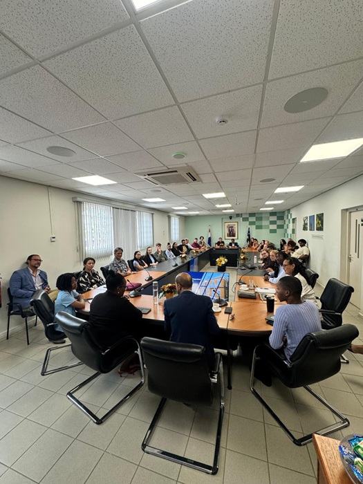 Students from The Hague University of Applied Sciences visit Curaçao’s SER