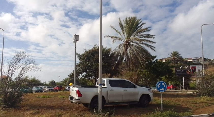 Authorities Remove 49 Illegally Placed Advertising Objects Near Jan Thiel