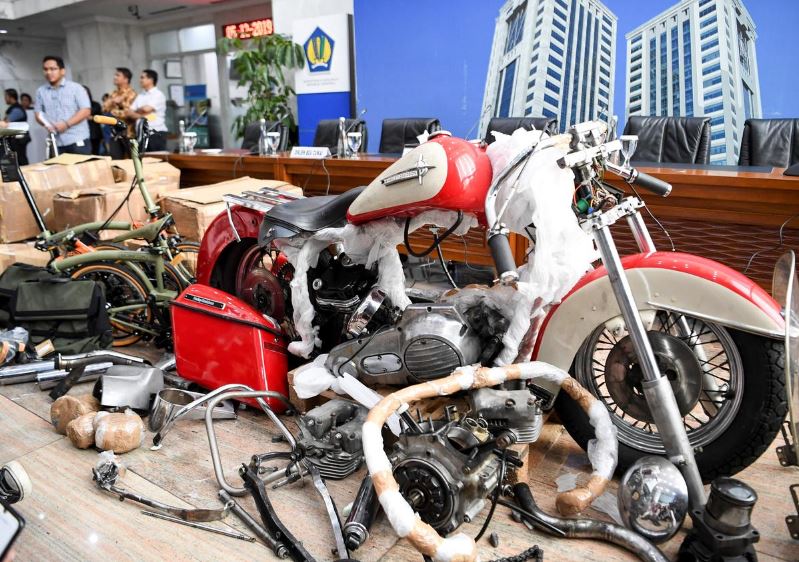 Indonesia to fire Garuda CEO for alleged smuggling of motorbike: minister