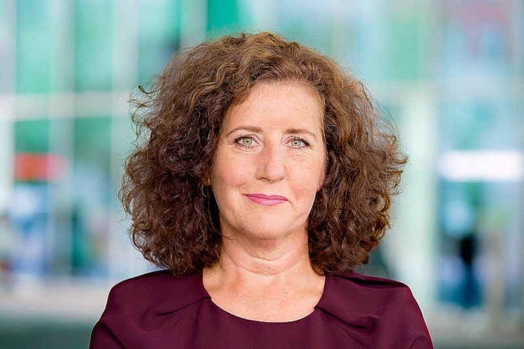 Dutch health insurance for islands’ students looked at