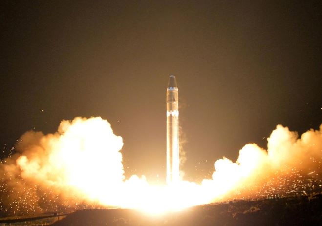 U.S. defense secretary urges North Korea to negotiate on denuclearization