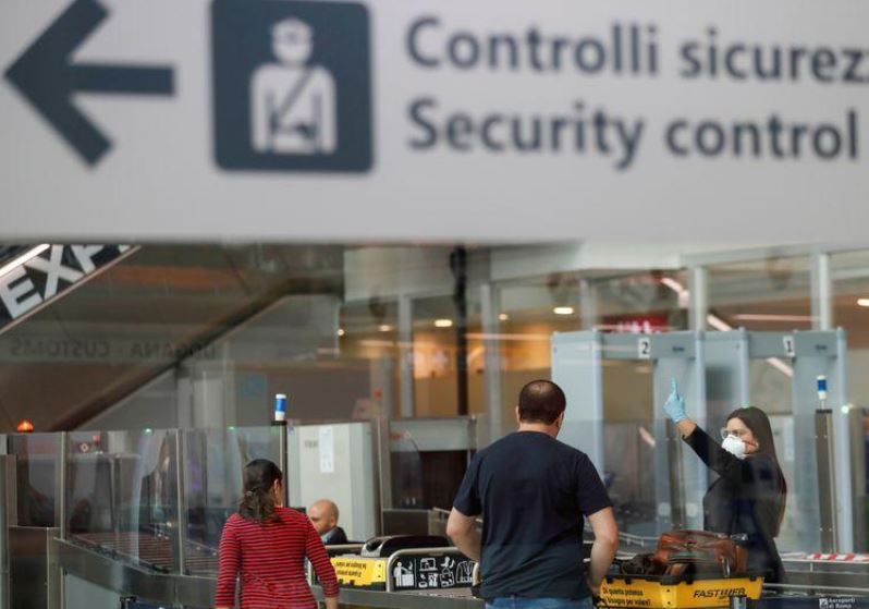 Italians returning home from abroad must self-isolate for 14 days: government