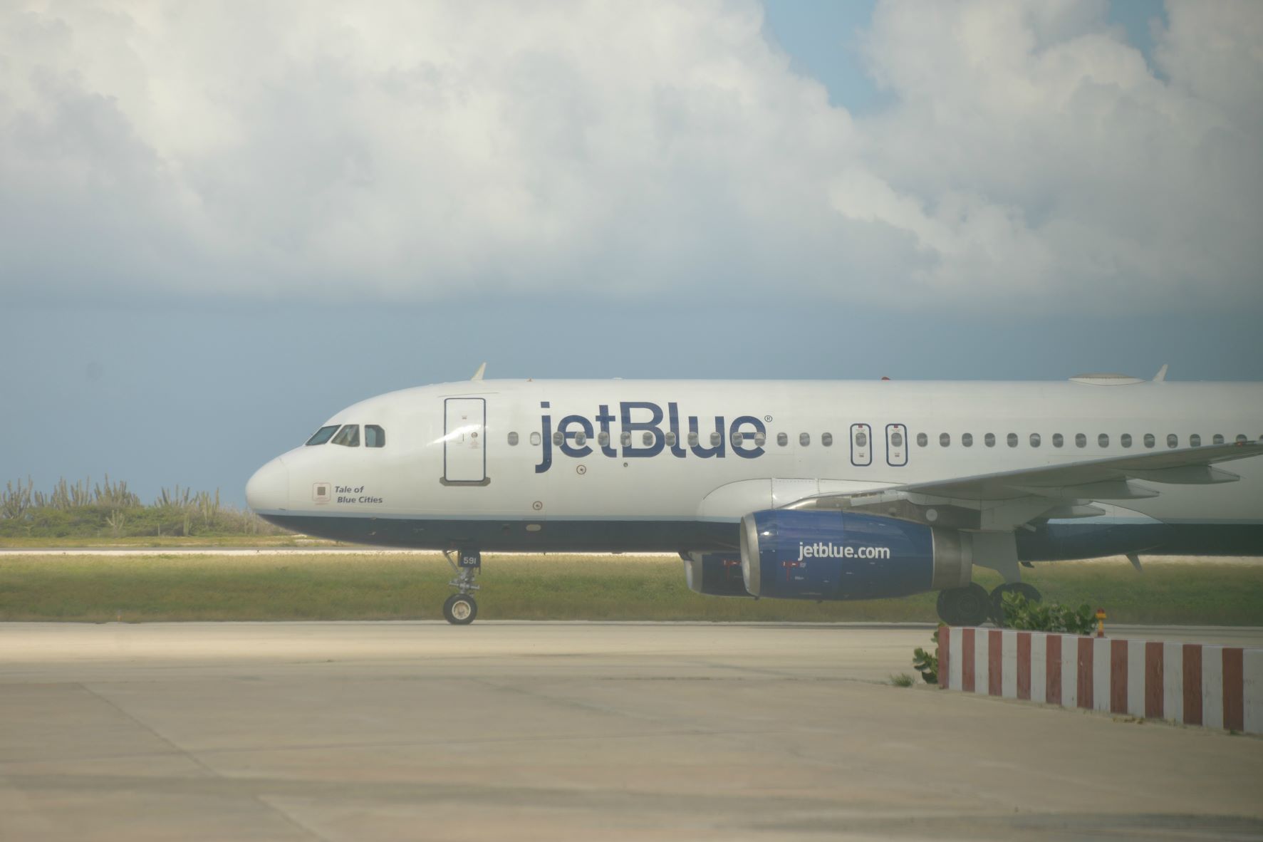 Near Mid-Air Collision Over Curaçao Raises Alarm Amid Growing Regional Tensions